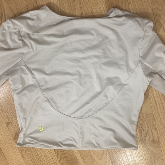 Lululemon running long sleeve - Picture 3 of 3